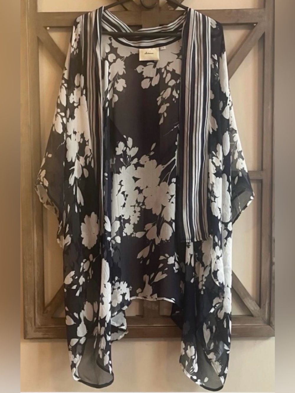 Anthropologie Black and White Floral Open-Front Kimono Shrug